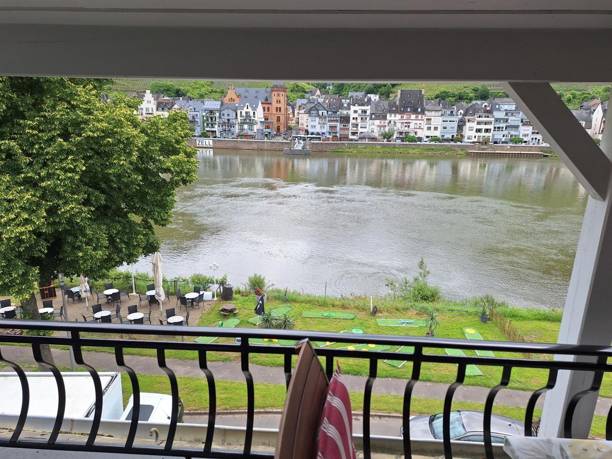 "Ferienhaus An Der Mosel" Zell an der Mosel Eksteriør bilde